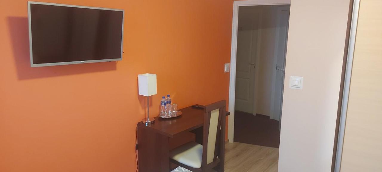 Motel Pauza à Tarnowo Podgórne Extérieur photo