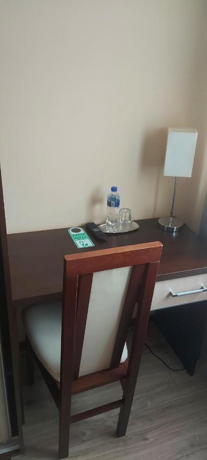 Motel Pauza à Tarnowo Podgórne Extérieur photo